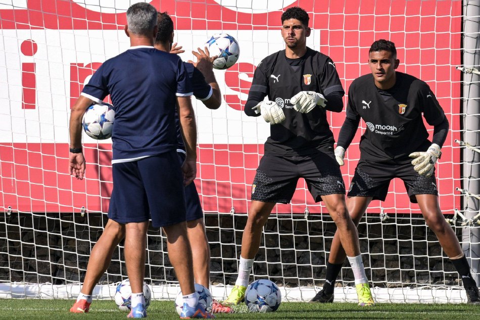 引擎中更容 引擎中更容