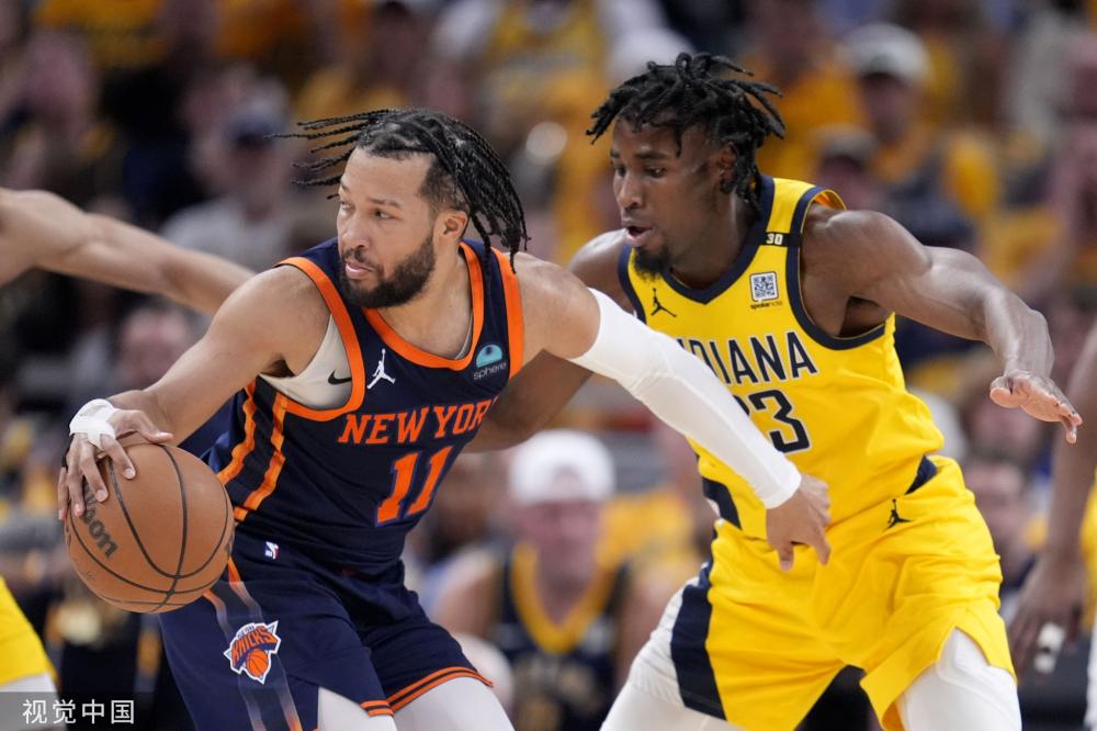 获球迷欢呼 获球迷欢呼